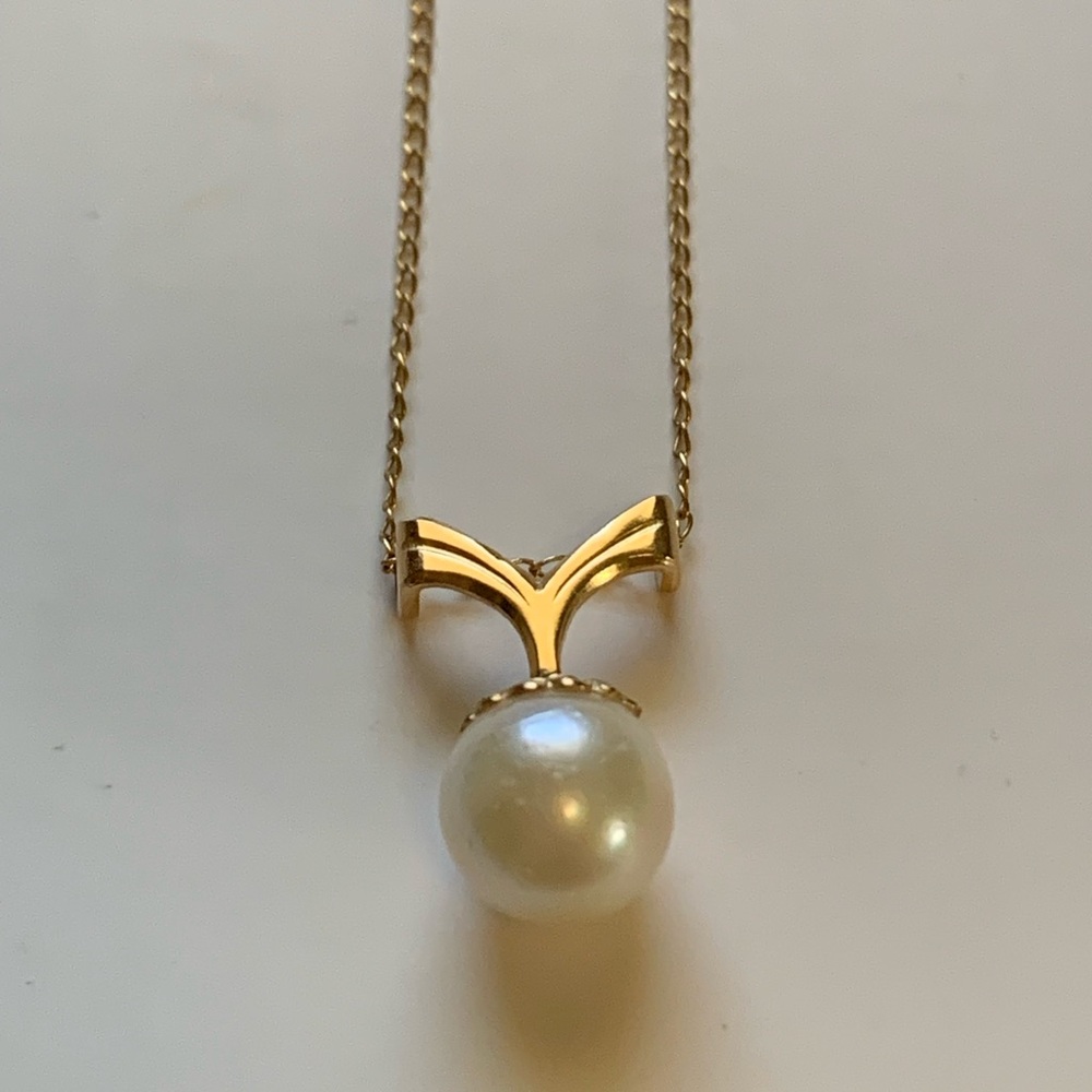14 Kt Gold Pearl Pendant Necklace - Elegant Women's Jewelry. Beautiful 🤩